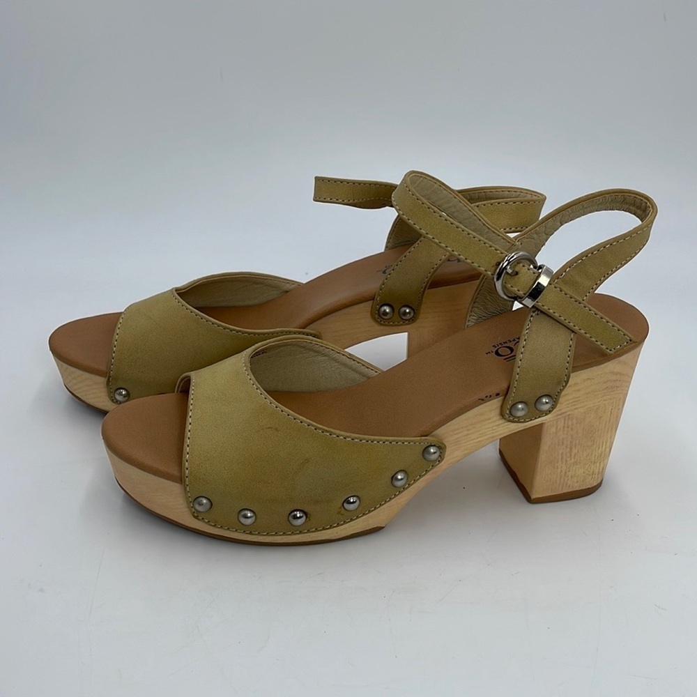 Bucco Shidene Sandal Wood Heels - Picture 3 of 10